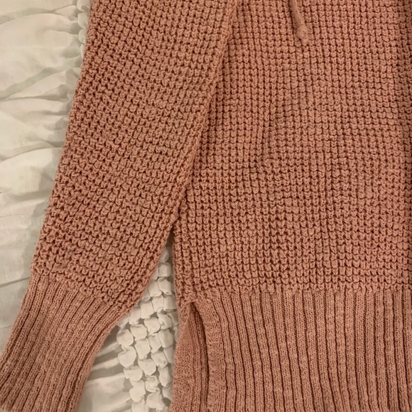 AE light pink sweater - Picture 3 of 3